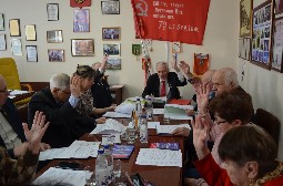 Бюро заслушало отчет и утвердило предложения